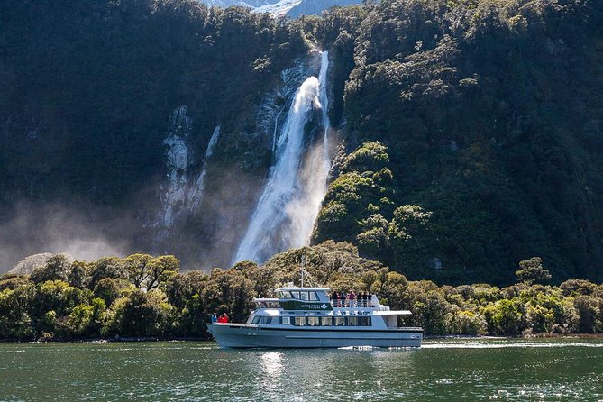 2-Hour Milford Sound Scenic Cruise - Tea, coffee, and the practical onboard setup