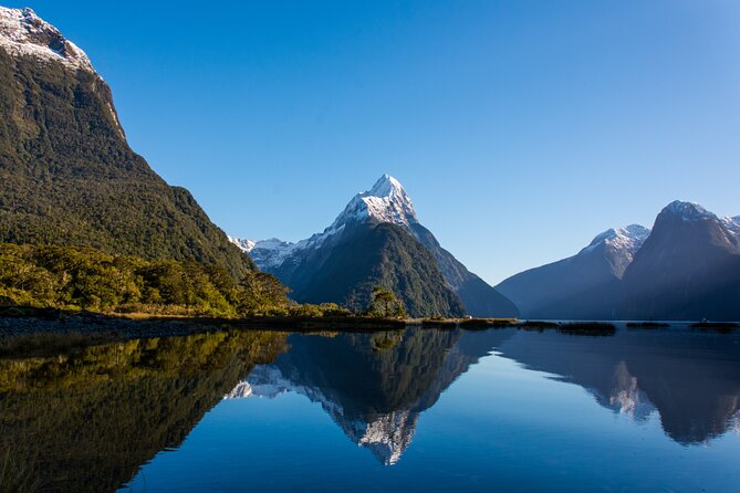 2hr Scenic Milford Sound Flight with Landing - 201 - The flight over Fiordland