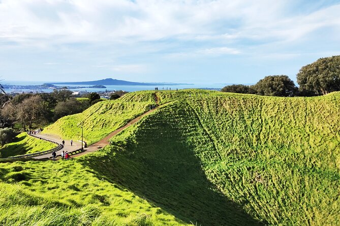 9 Day South to North Island NZ Private Tour from Queenstown - Day 4: Tekapo to Christchurch by road and rail