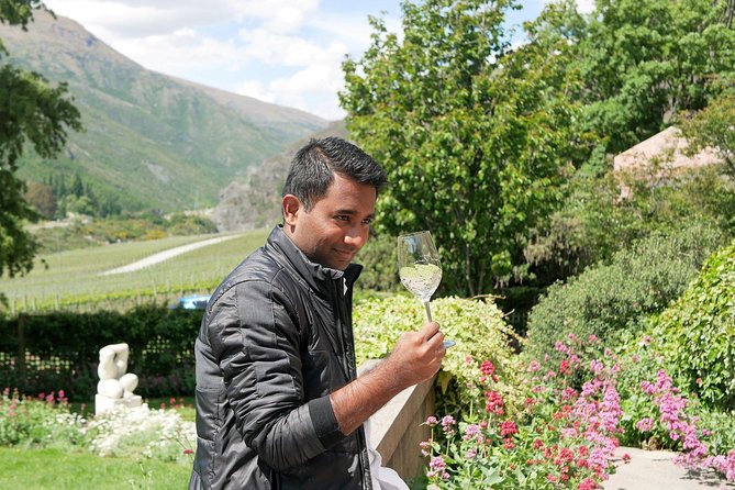 Afternoon Boutique Wine Tour - A useful 1:30 pm start for busy Queenstown days