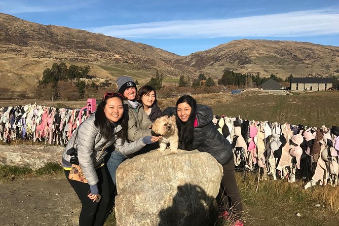 Arrowtown and Wanaka Highlights Tour from Queenstown - Wandering through Arrowtown’s gold-rush streets