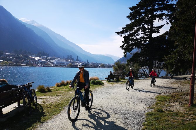 Arrowtown to Queenstown Bike Tour with Shuttle - Food stops and what to carry