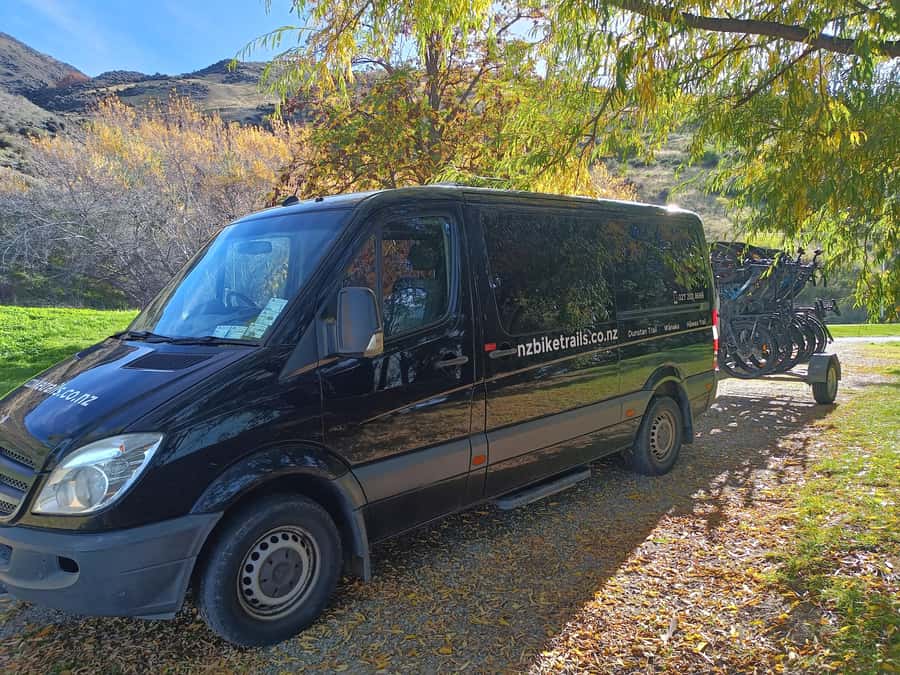 Cromwell: Lake Dunstan Trail Bike Rental and Luxury Shuttle - Starting in Cromwell with a proper bike setup
