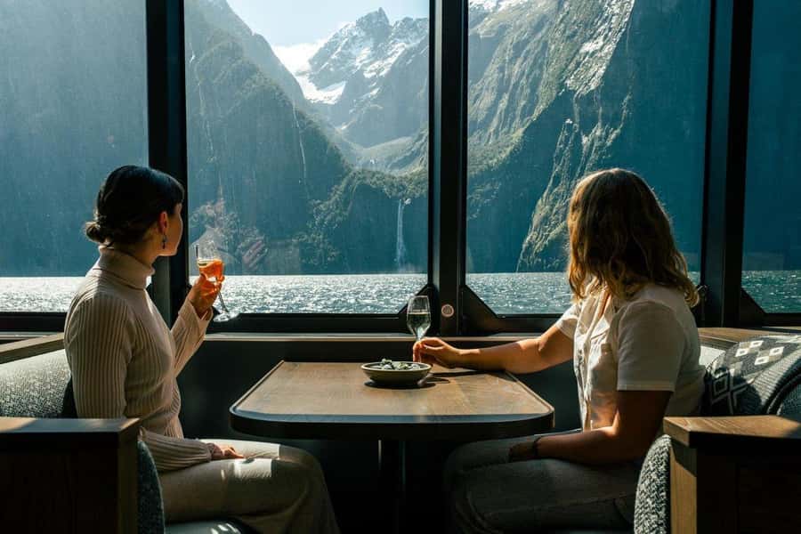 From Queenstown: Milford Sound Business Class with Cruise - Why this Milford Sound day trip takes 12 hours
