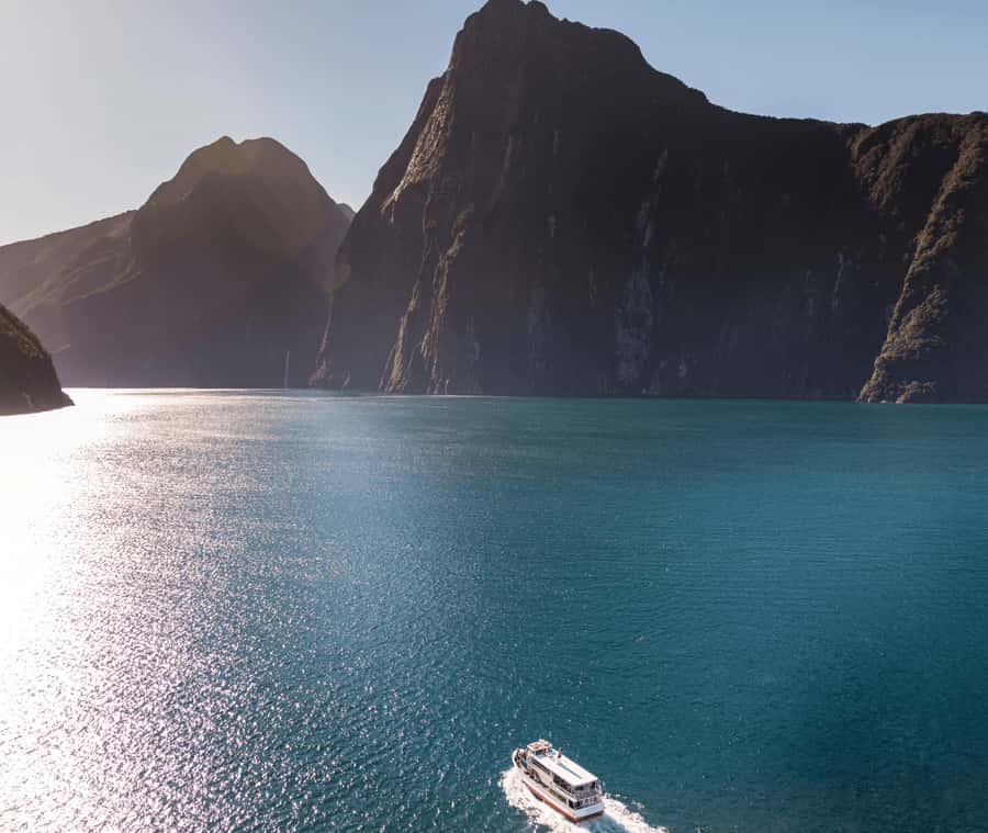 From Queenstown: Milford Sound Discover More Longest Cruise - Eglinton Valley and the changing weather