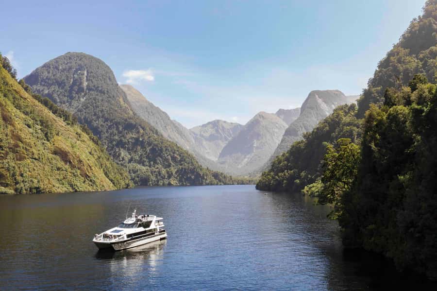 From Te Anau: Doubtful Sound Coach & Cruise - Crossing Lake Manapouri