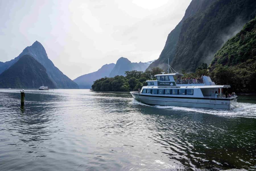 From Te Anau: Milford Sound Coach, Cruise, and Walks - Should you book from Te Anau?