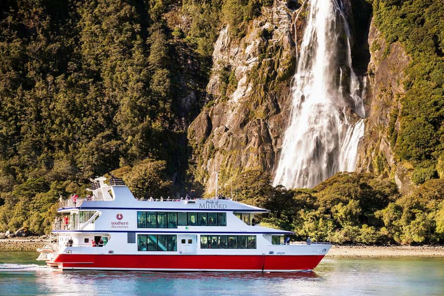 From Te Anau: Milford Sound Cruise & Glass-Roof Coach Tour - From Lake Te Anau to the Eglinton Valley