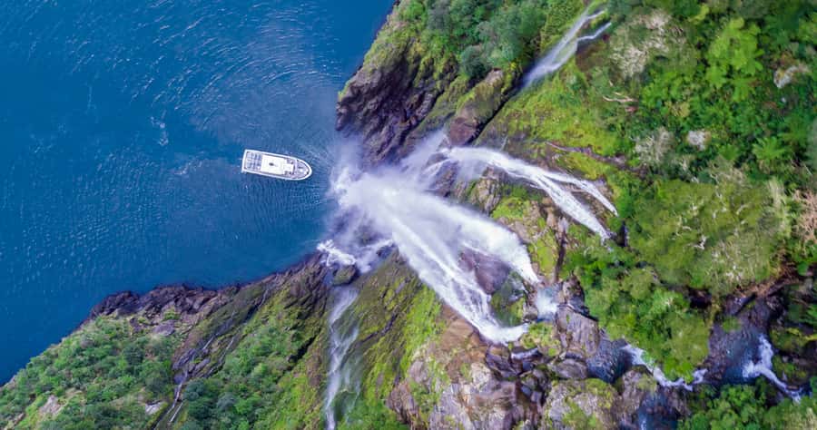 From Te Anau: Milford Sound Small-Group Tour Including Lunch - Te Anau Downs and the first views