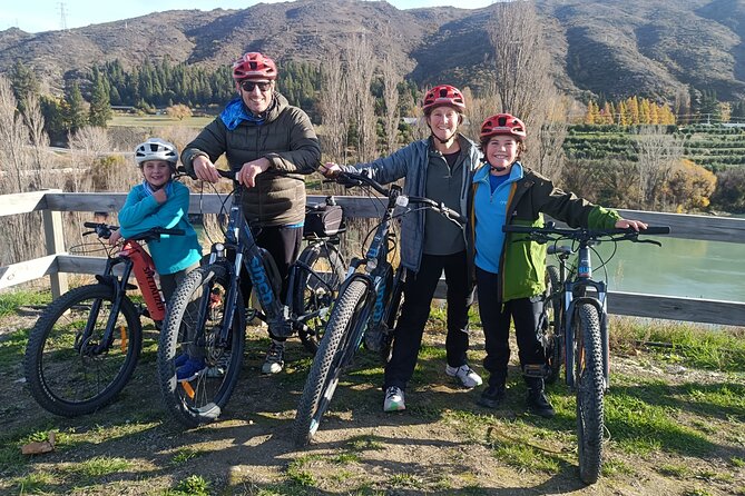 From Wanaka Bike the Lake Dunstan Trail with Shuttle Return - Reaching Clyde and returning to Wānaka