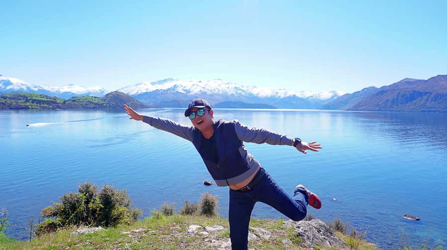 From Wanaka: Ruby Island 1-Hour Cruise and Photo Walk - Leaving the Wanaka waterfront