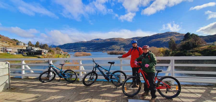 Guided Scenic E-bike Tour - Ride to the Lake - Getting used to a premium full-suspension e-bike