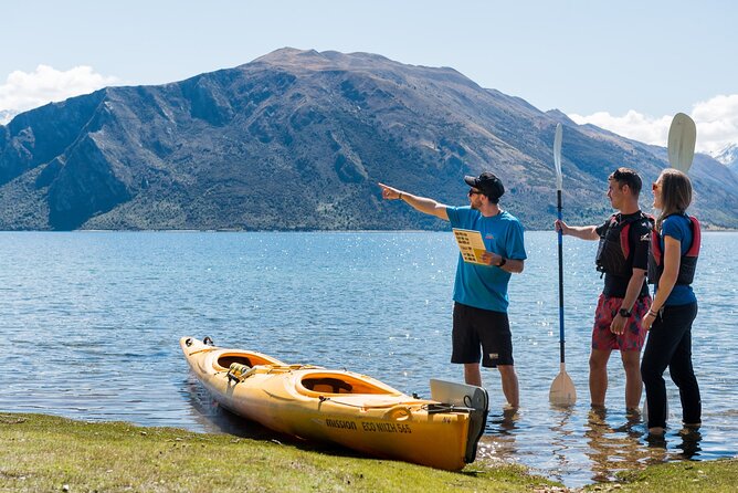 Half-Day Kayak Tour on Lake Wanaka - Paddling the shores of Lake Wanaka