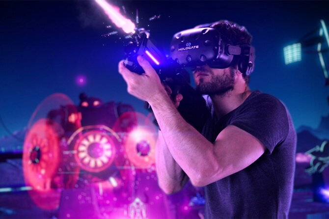 Hologate VR - Multiplayer Virtual Reality - Why the private format helps groups