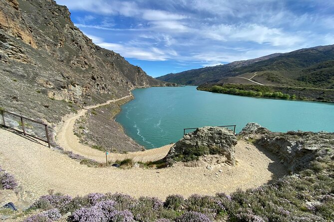Lake Dunstan Discovery Day Tour by eBike with Shuttle - Bannockburn and Carrick Winery make a worthwhile pause