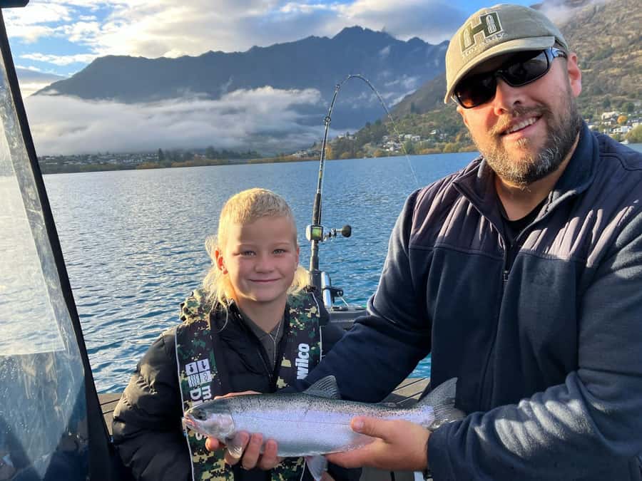 Lake Wakatipu: 3 Hour Fishing Adventure by Boat - Trout, salmon, and the value of proper gear