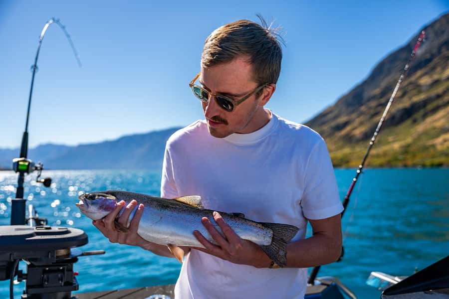 Lake Wakatipu: 3 Hour Fishing Adventure by Boat - What happens during the three-hour outing