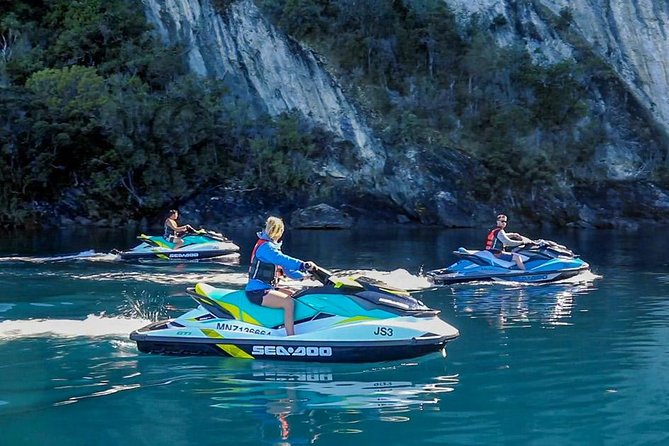 Lakeland Jet Ski Adventure Tour - Lake Wanaka - Bays, islands, and alpine views from the water
