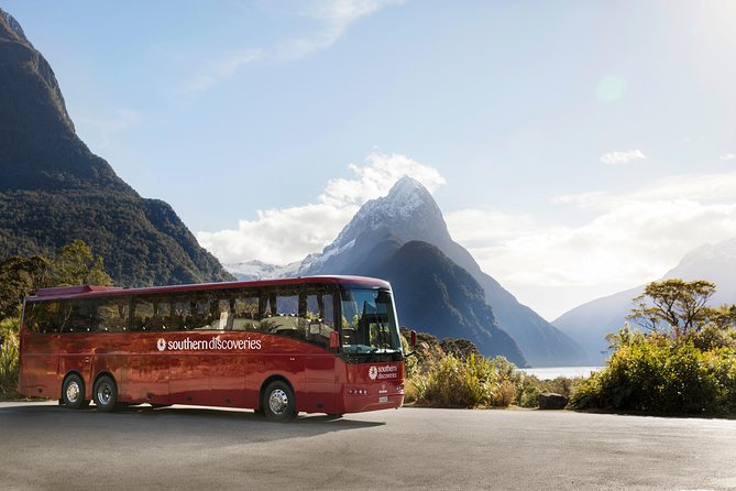 Luxury Milford Sound Coach and Scenic Cruise - Through Homer Tunnel into Fiordland