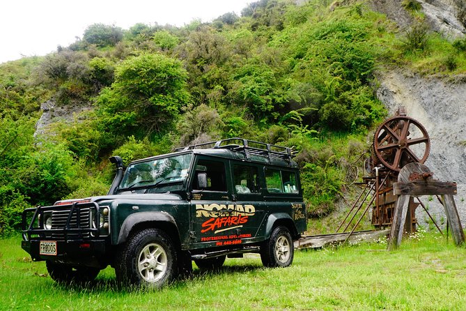 Macetown 4WD Adventure – Full Day Guided Tour from Queenstown - Trying gold panning in the Arrow River