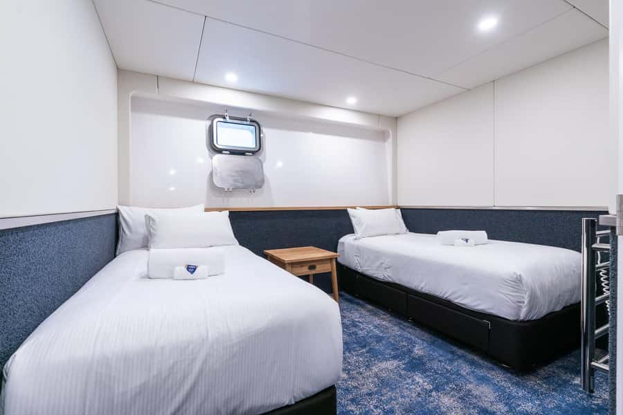 Manapouri: Doubtful Sound Overnight Cruise (2 Nights) - Cruising the winding arms of Doubtful Sound
