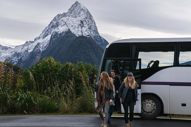 Milford Sound Coach and Cruise tour from Queenstown - Leaving Queenstown beside Lake Wakatipu