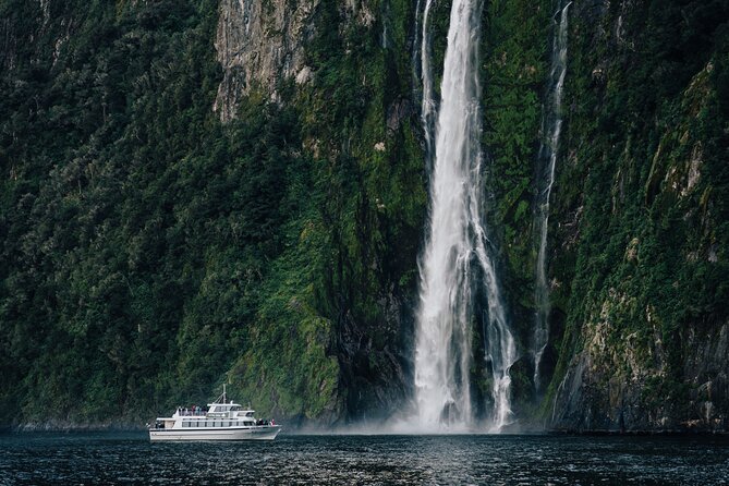 Milford Sound Coach, Cruise and Flight Sightseeing Tour from Queenstown - Why this road, boat, and plane combination works