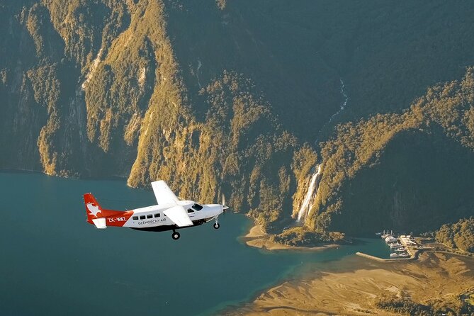 Milford Sound Fly Explore Fly ex Queenstown by Glenorchy Air - What the service is like in the air