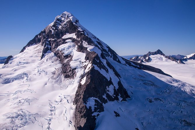 Milford Sound Glacier Flight & Cruise from Wanaka - The return flight takes a new path