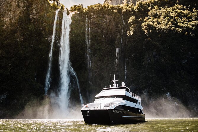 Milford Sound Luxury Lunch Cruise onboard The Fiordland Jewel - Why the Fiordland Jewel changes the Milford Sound outing
