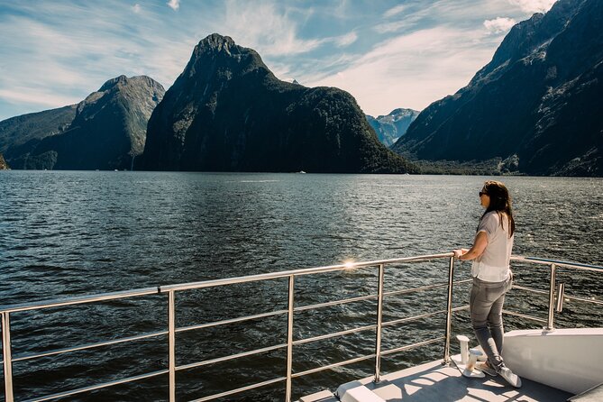 Milford Sound Luxury Lunch Cruise onboard The Fiordland Jewel - Check-in at noon for a 12:30 departure
