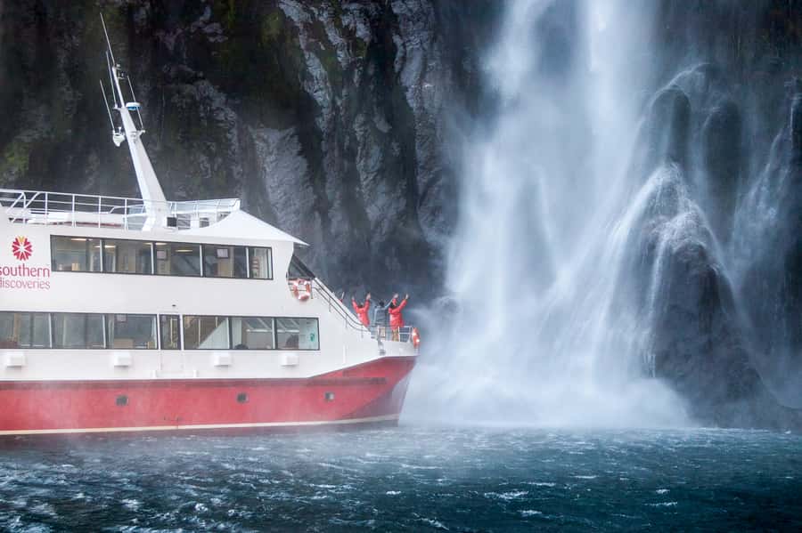 Milford Sound: Nature Cruise - Grand Views & Optional Lunch - Copper Point and the search for wildlife