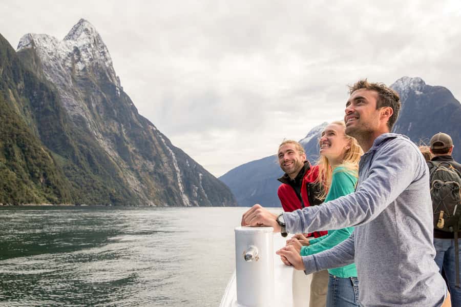 Milford Sound: Nature Cruise - Grand Views & Optional Lunch - Choosing your seat and handling the weather