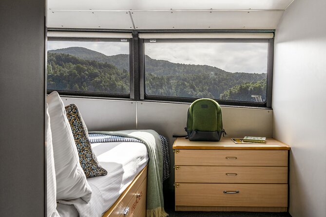 Milford Sound Overnight Cruise Fiordland Jewel - A small group, with less hiding from the weather
