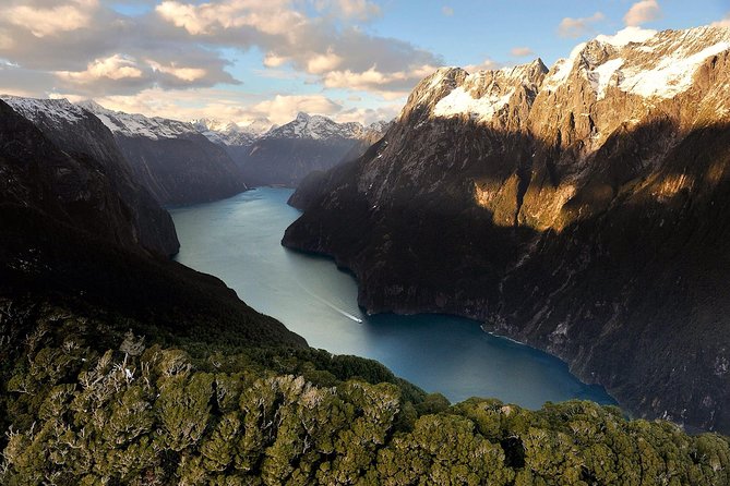 Milford Sound Scenic Flight with Landing from Queenstown - From Queenstown to Skippers Canyon and Glenorchy