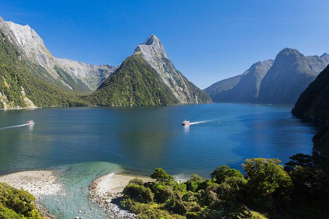 Milford Sound Small Group Tour, Cruise & Picnic Lunch - Milford Sound by boutique cruise