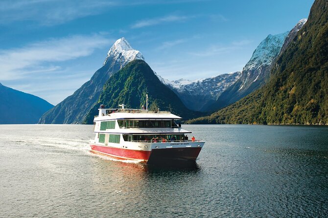 Milford Sound Tour: Cruise & Flight - The early morning departure from Queenstown