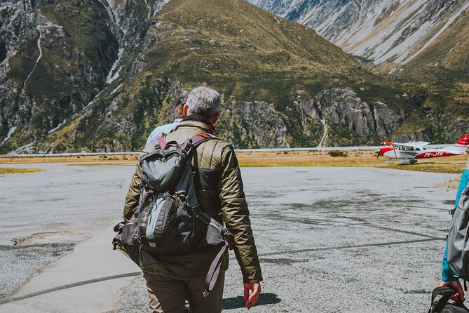 Mt. Cook Fly Explore Fly ex Queenstown by Glenorchy Air - Queenstown Airport: a simple start at 9:00 am
