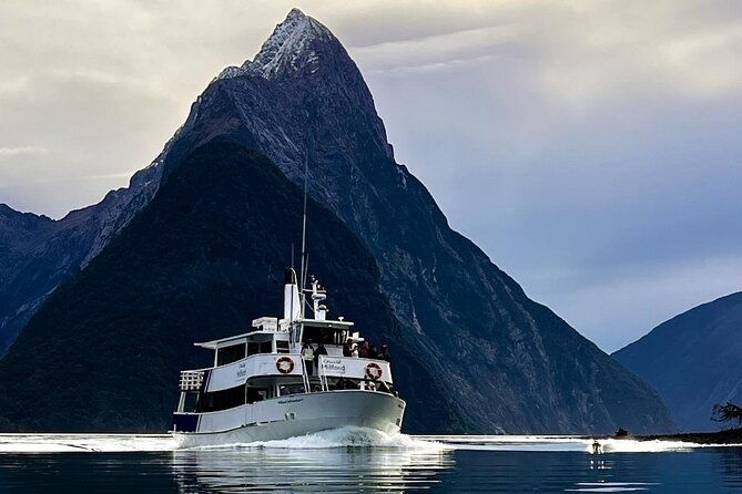 Premium Milford Sound Small Group Tour & Cruise from Queenstown - Queenstown to Te Anau, the scenic warm-up