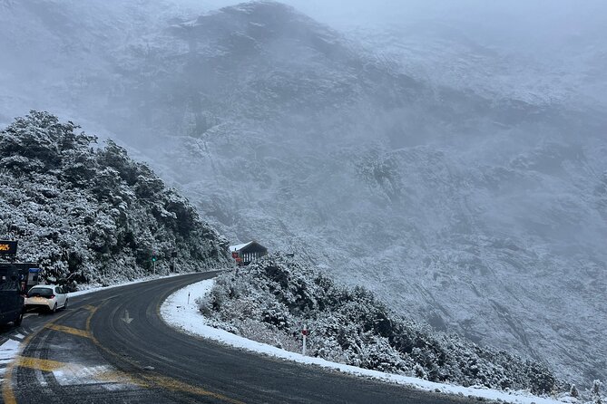 Premium Milford Sound Small Group Tour & Cruise from Queenstown - The Darran Mountains and Homer Tunnel