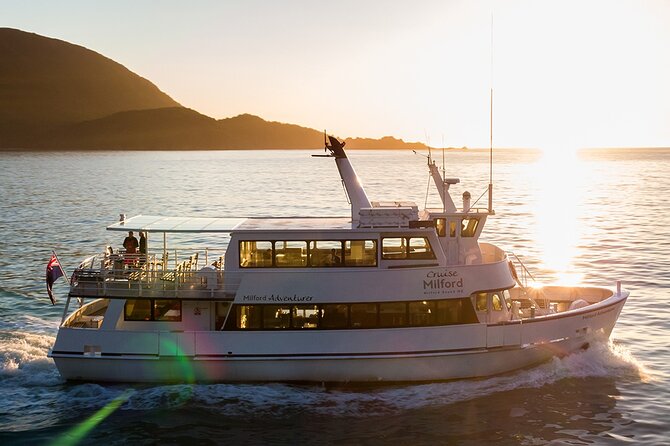 Premium Milford Sound Tour Including Cruise, Flight & Lunch - Eglinton Valley and Mirror Lakes