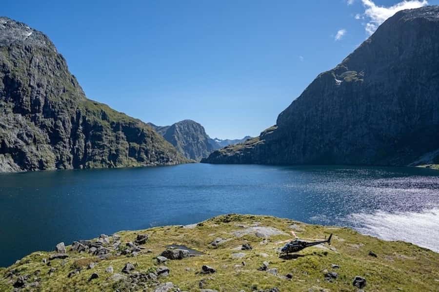 Queenstown: 2.5 Hour Flight to Fiordland's Iconic Locations - Lake Quill and the 580-meter Sutherland Falls
