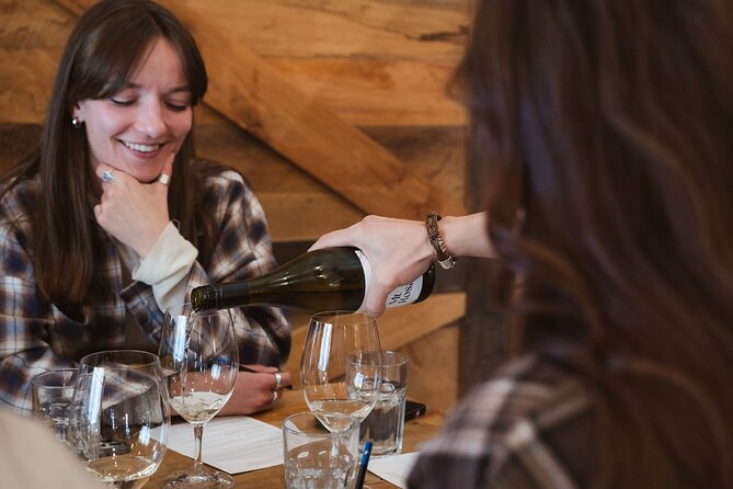 Queenstown: Afternoon Wine & Beer Tour with Platters - Stop two: Kinross and five producers in one cellar door
