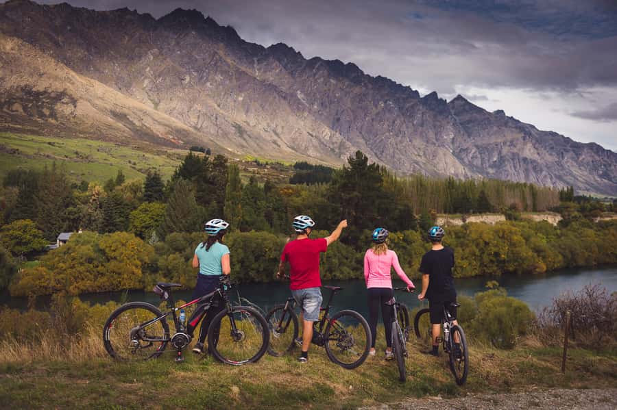 Queenstown: Arrowtown To Queenstown Biking Adventure - Arrowtown’s gold-rush setting and the Arrow River Trail