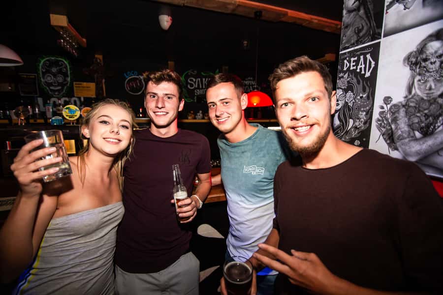 Queenstown: Bar Crawl with 5 Free Shots and Pizza - Key points before you book