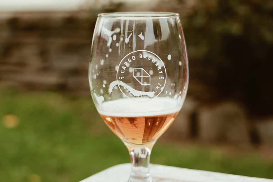 Queenstown: Craft Beer Brewery Tour with Lunch - Lewis and the value of a local guide