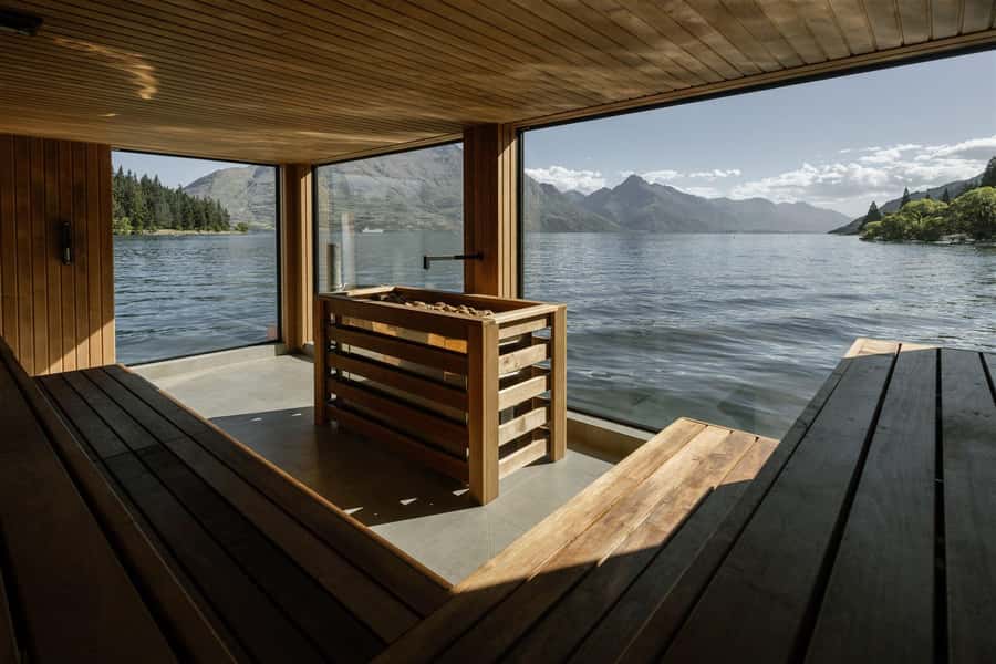 Queenstown: Floating Sauna Experience on Lake Whakatipu - Key details at a glance