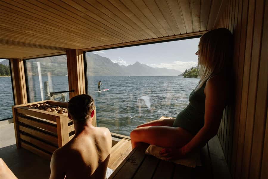 Queenstown: Floating Sauna Experience on Lake Whakatipu - Who should book this experience