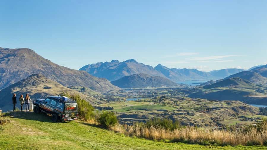 Queenstown: Full-Day 4WD Lord of Rings Tour with Lunch - Film props, costumes, and the value of interpretation