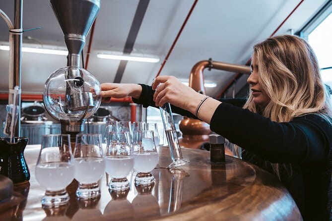 Queenstown Gin and Whiskey tours - Practical details that can affect your day